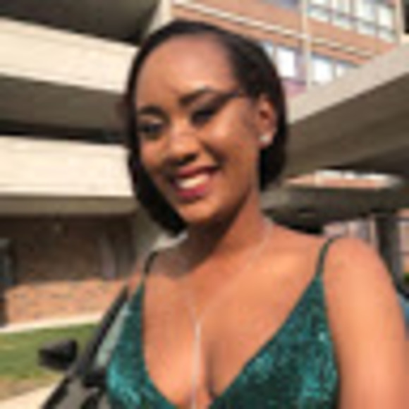 Meet your Posher, Danielle - Picture 1 of 1